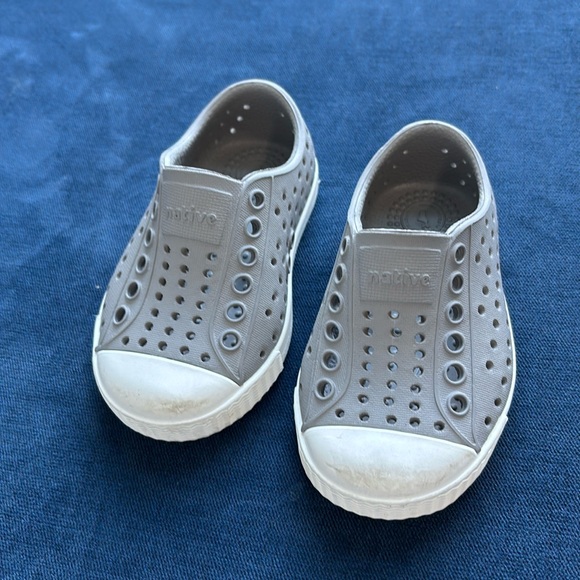 Native Shoes Other - 4c Native shoes